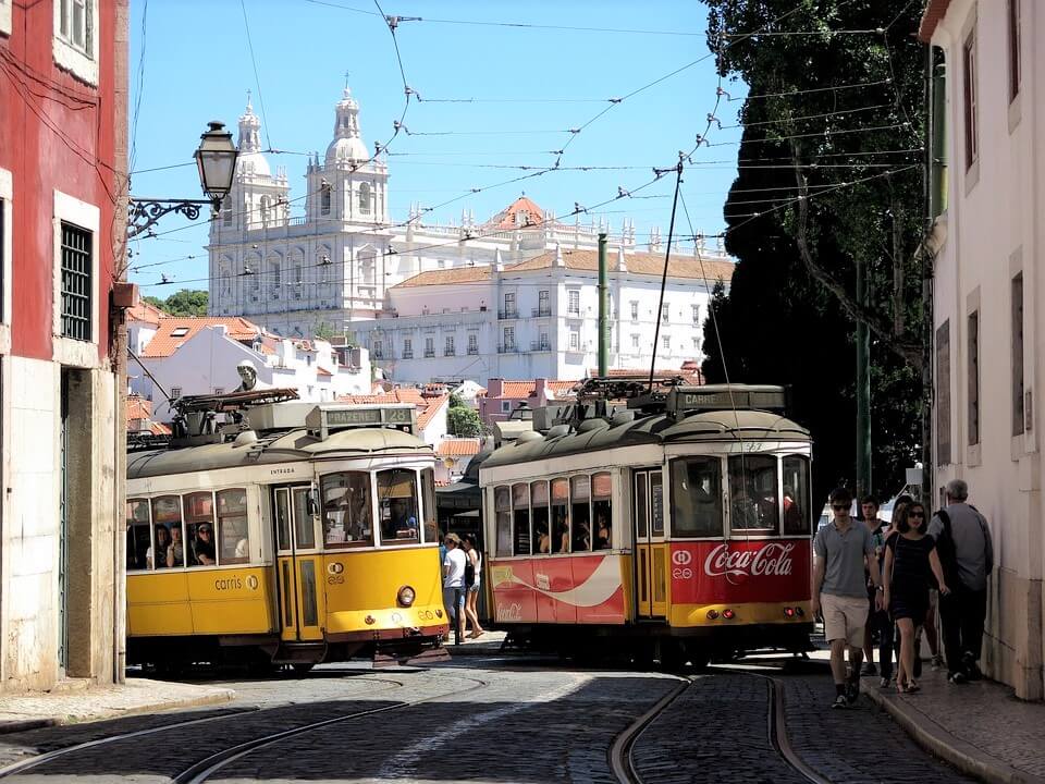 lisbon-1395929_960_720